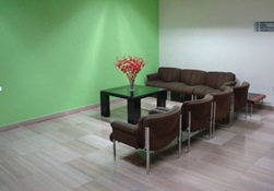 Image of a bare office before indoor gardening