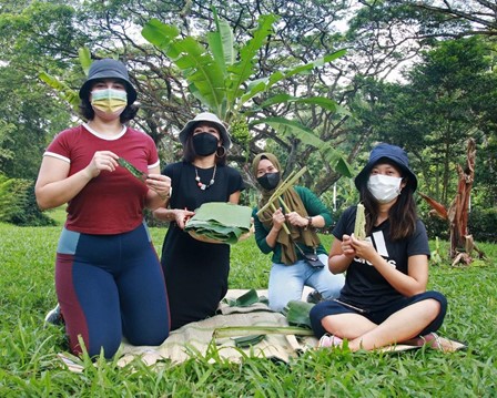 Using various parts of the banana plant to make crafts and toys.