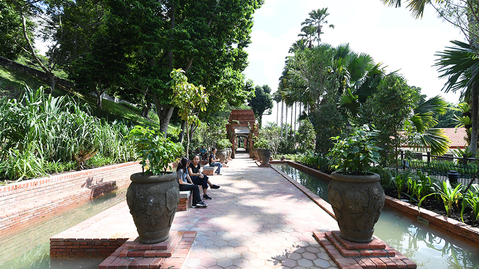 park detail carousel