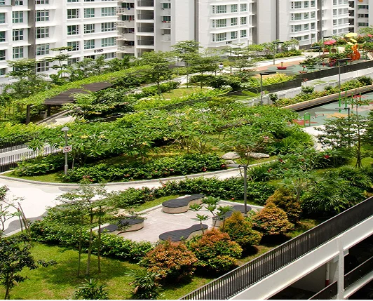 Multi-layered skyrise greening in urban residential complex