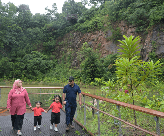 Annual Report 2022/2023 - National Parks Board (NParks) - Singapore's First Net Positive Energy Nature Park